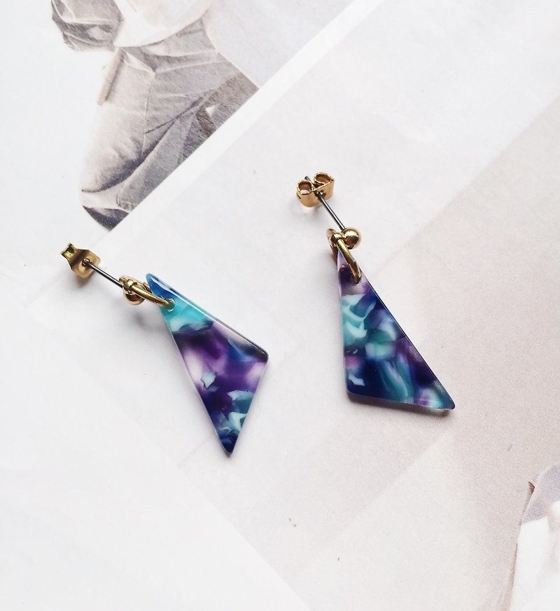 La Don - Small Stone Triangle - Blue Purple Ear Pins / Ear Clips - Earrings & Clip-ons - Acrylic Blue