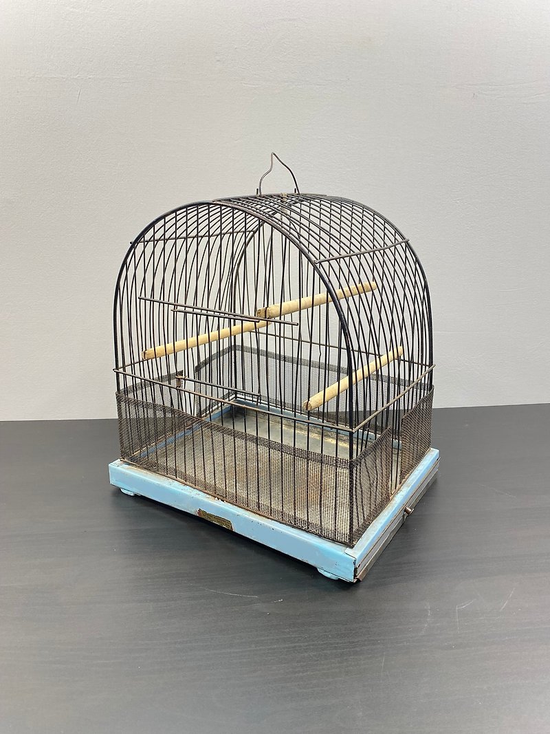 Vintage Iron Birdcage, Handmade Bird Cage, Canada, Decorative Item. - ที่นอนสัตว์ - โลหะ 