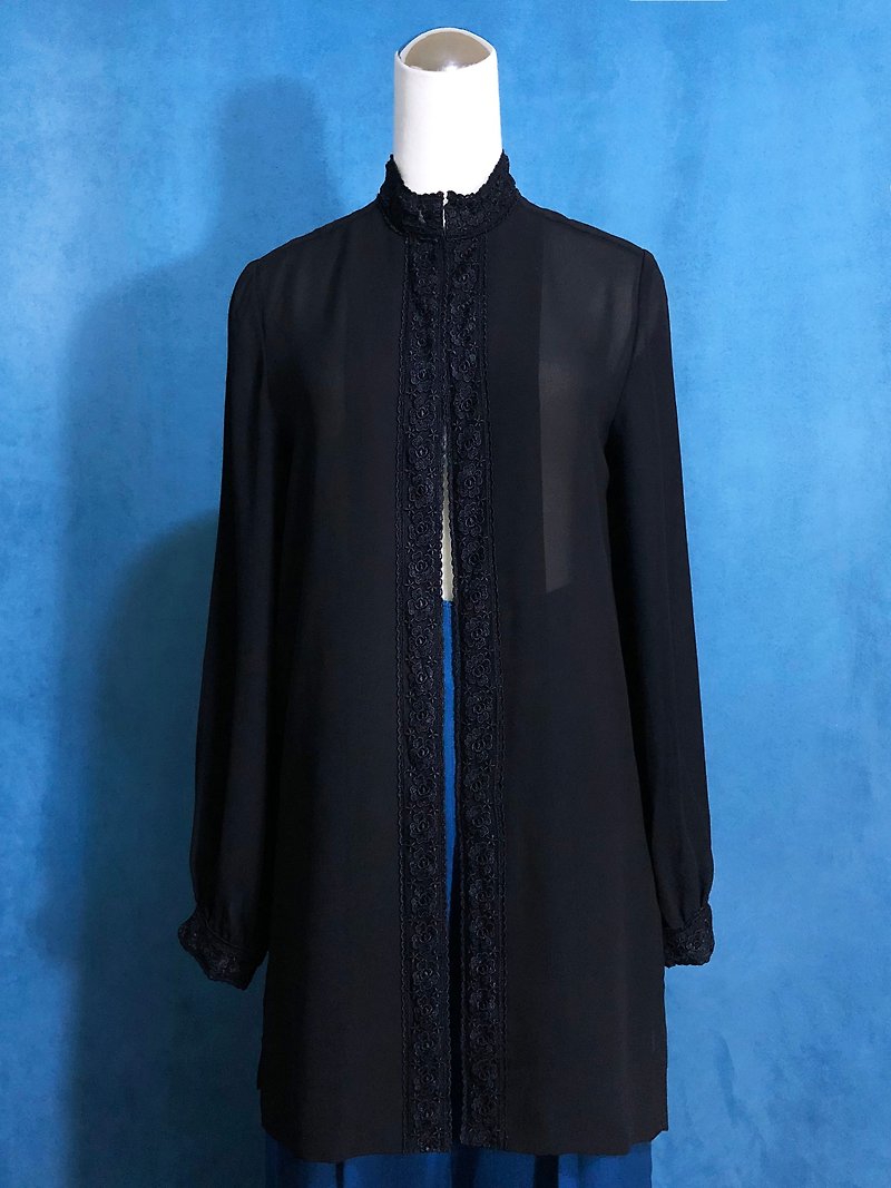 Lace-trimmed chiffon light antique long-sleeved blouse / bring back VINTAGE abroad - เสื้อเชิ้ตผู้หญิง - เส้นใยสังเคราะห์ สีดำ
