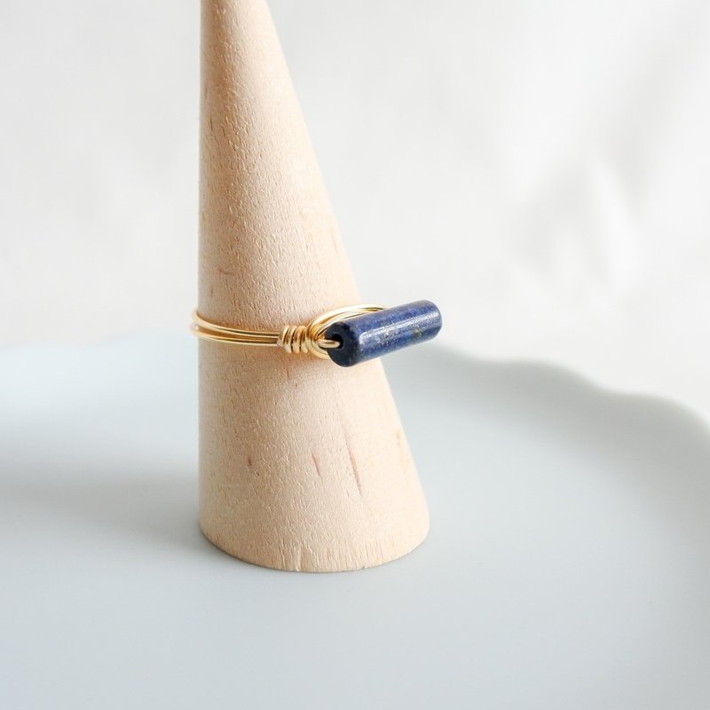 Lapis Lazuli – slender– Gold Ring – Natural Stone Ring - 戒指 - 其他金屬 藍色