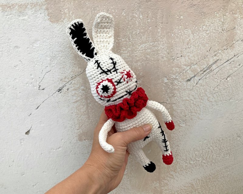 White zombie bunny, Crochet Halloween toy, Creepy cute doll - 寶寶/兒童玩具/玩偶 - 棉．麻 白色
