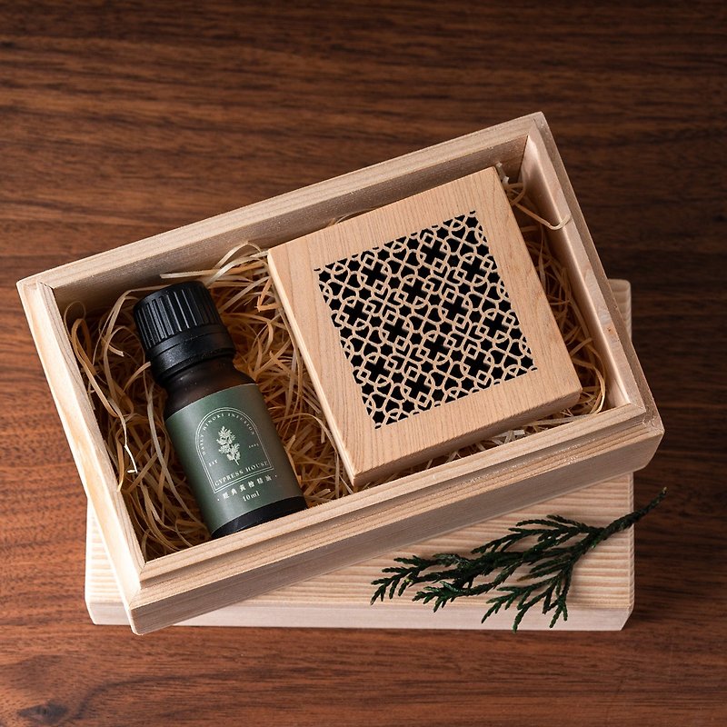 Fast shipping/Classic window grille screw-top diffuser wood gift box with any 2 designs and 8 cypress essential oils - น้ำหอม - น้ำมันหอม สีนำ้ตาล