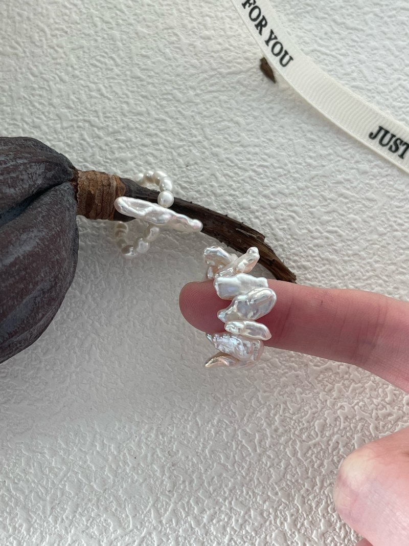 花瓣淡水珍珠彈力戒指 - 戒指 - 珍珠 白色