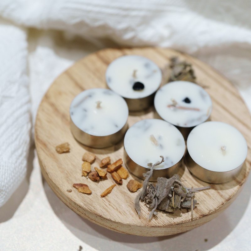 [Holy Wood Purification・Herbal Candle] Space purification establishes a barrier to increase inspiration and protection energy field - เทียน/เชิงเทียน - พืช/ดอกไม้ สีนำ้ตาล