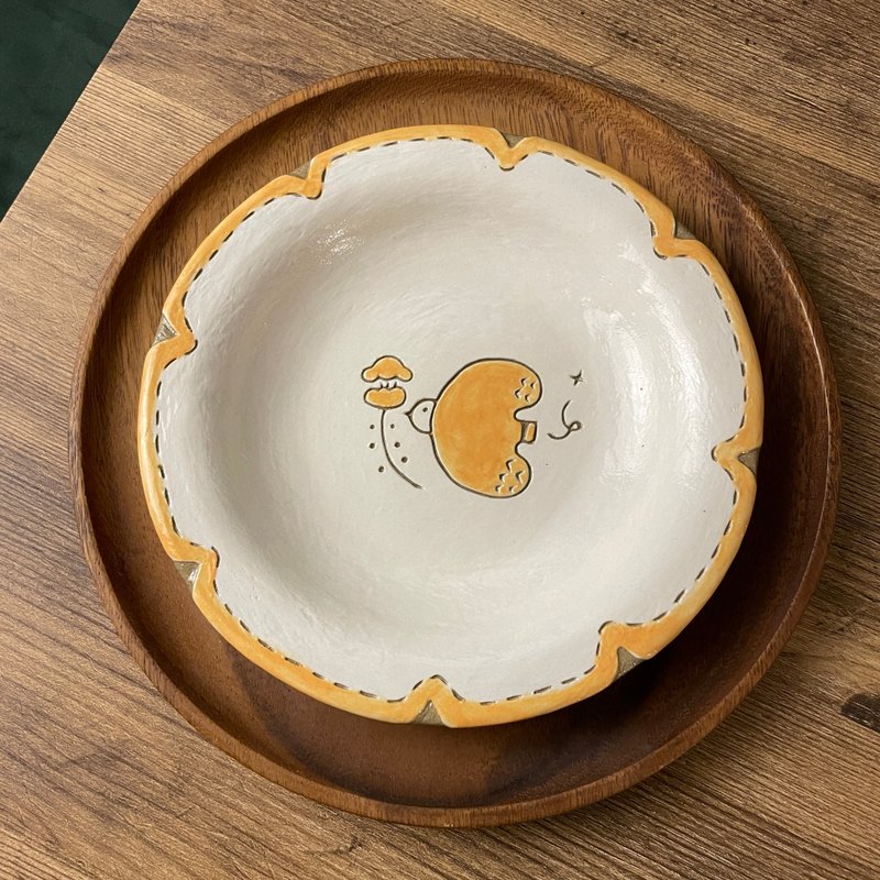 【 小丸 森林 小黃鳥 】小黃花    飛鳥  17 cm  帽子缽型盤 - 盤子/餐盤/盤架 - 陶 黃色