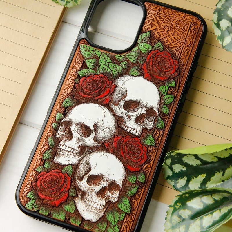 Bones And Roses -  Phone case wood laser engraved + hand painting - 手機殼/手機套 - 木頭 咖啡色