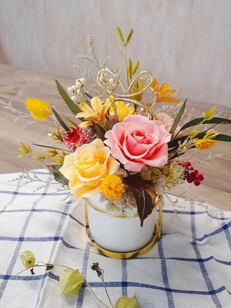 || Courses || Caiyuan Rolling Gold Frame Table Flower Dry Flower Experience Itabashi Floral - จัดดอกไม้/ต้นไม้ - พืช/ดอกไม้ 