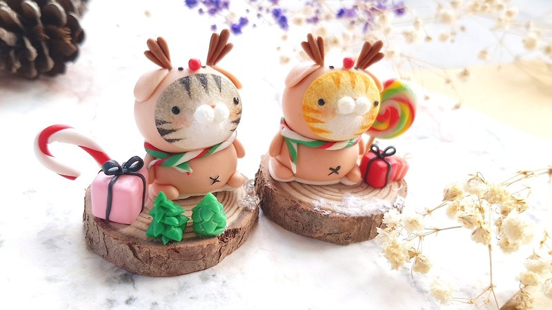 Christmas Cat Micro View - Elk Small Fat (single) - Items for Display - Clay Multicolor