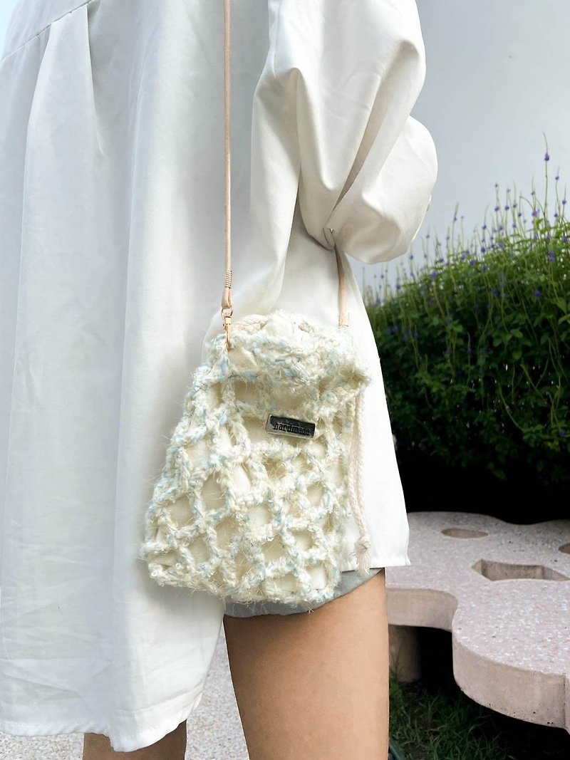 Japanese mobile phone bag-I'm going fishing/lemon flavor hand-woven woven bag - กระเป๋าแมสเซนเจอร์ - ขนแกะ ขาว