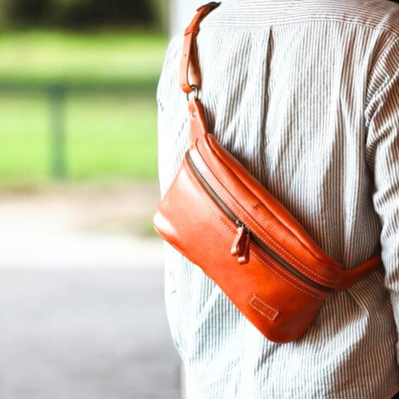 Estro / メンズ斜めがけバッグ 【3サイズ×革6色×糸12色から選択】送料無料 / ネームタグとカスタム無料 / 日本製 / ギフト対応 【jb-46】 - ショルダーバッグ - 革 オレンジ