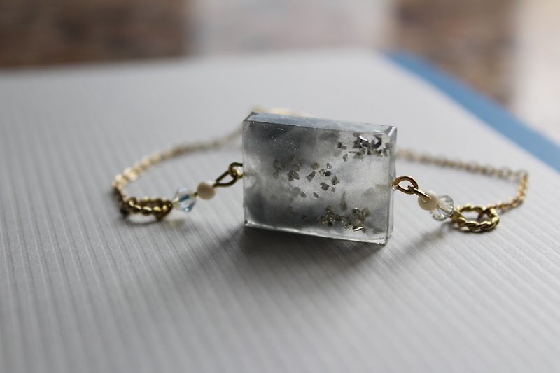 Cloudy UV resin w/ crystal bracelet - Bracelets - Other Materials Gray