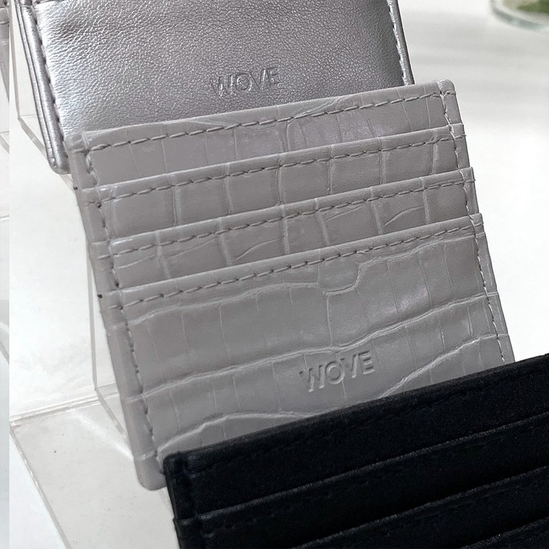 WOVE - Card Holder สีเทา Grey กระเป๋าใส่บัตร มีช่องกลาง ใส่แบงค์พันพับได้ จระเข้ - อื่นๆ - หนังเทียม สีเทา