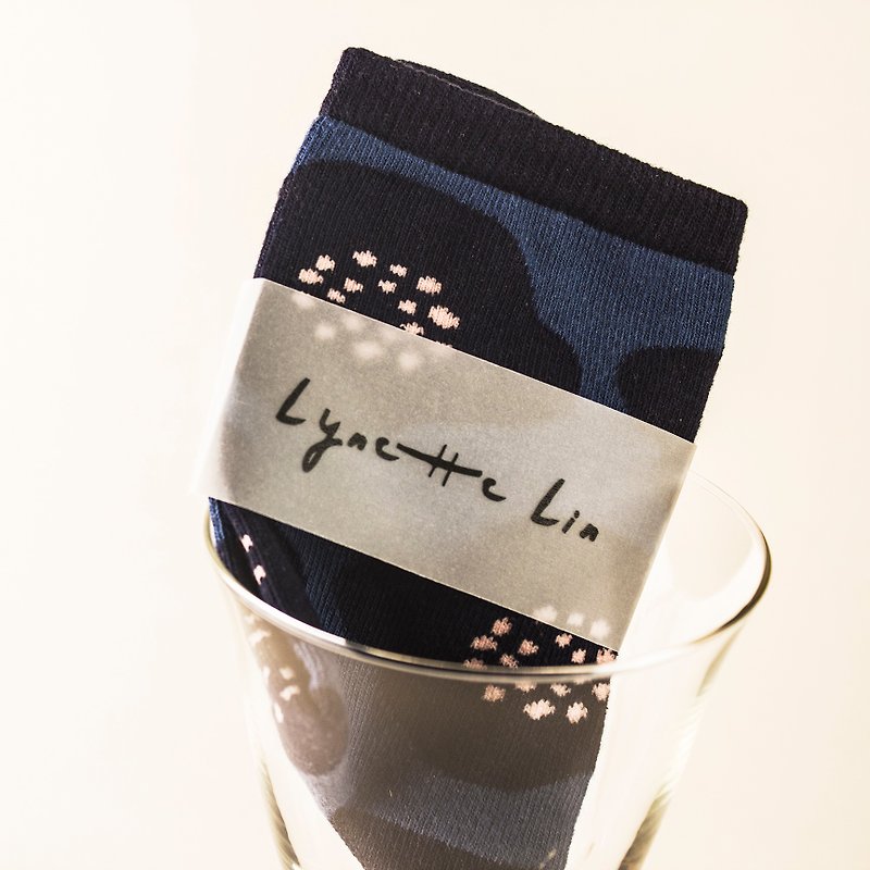 。Lynette Lin。舞、花 - 襪 - 襪子 - 棉．麻 藍色