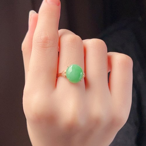 瓔珞珠寶盒 E.L.Jewelry Box 陽綠翡翠蛋面戒指 18K金鑽石鑲嵌 | 天然緬甸玉翡翠A貨 | 送禮