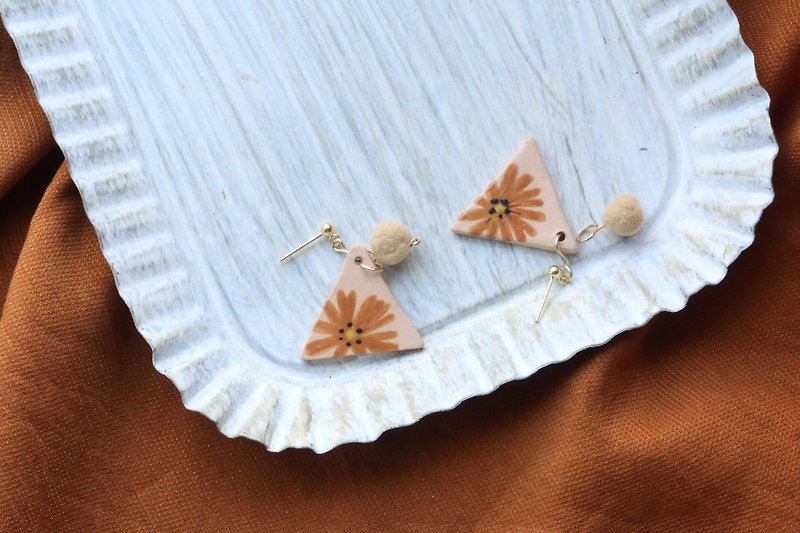 Hand-painted sunflower flower ceramic earrings pure silver ear clip - Earrings & Clip-ons - Pottery Khaki