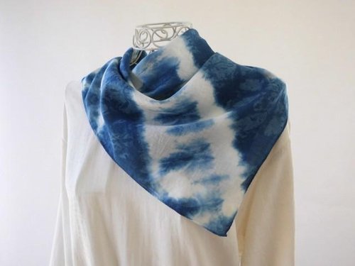 1_ Indigo dyeing of ultrafine linen Indian bandana (natural indigo · tie dye) limited item