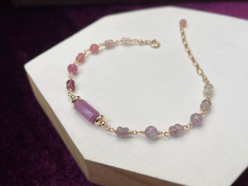 68 Jewellery｜純銀。天然石。輕珠寶 //漸變尖晶紅寶石手鍊// 14KGF 注金 天然石手作 七月誕生石