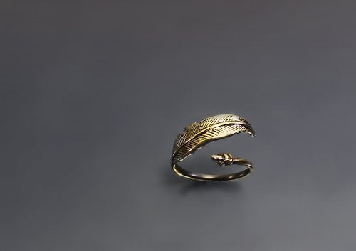 Maple jewelry design 圖像系列-大羽毛開口黃銅戒
