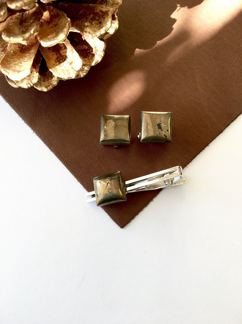 Pyrite Set-up Tiepin Necktie pin, Cuffs, For gift - กระดุมข้อมือ - หิน สีทอง
