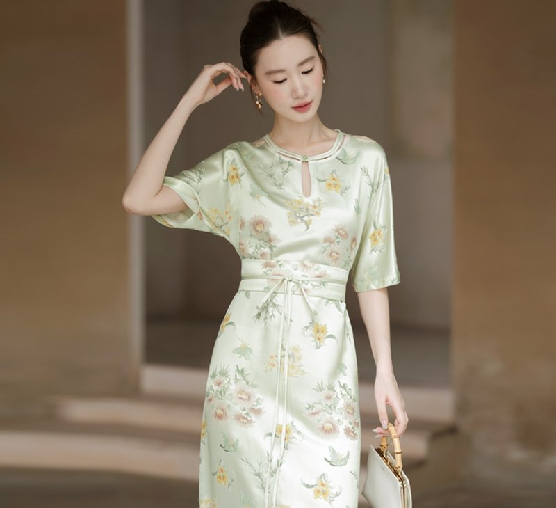 【桑蠶絲】新中式復古中國風 水滴領/真絲改良旗袍 - 旗袍/改良式旗袍 - 其他材質 綠色
