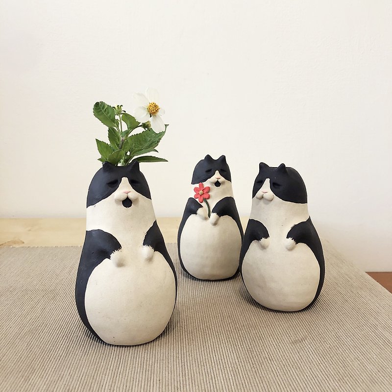 Black and White Cat Greedy Wrap Flower Decoration Pen Holder - Pottery & Ceramics - Pottery Black