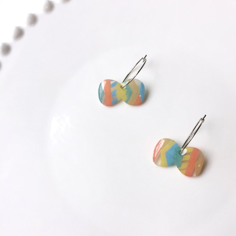 Round bow tie clip-on/pin earrings - Earrings & Clip-ons - Resin Multicolor