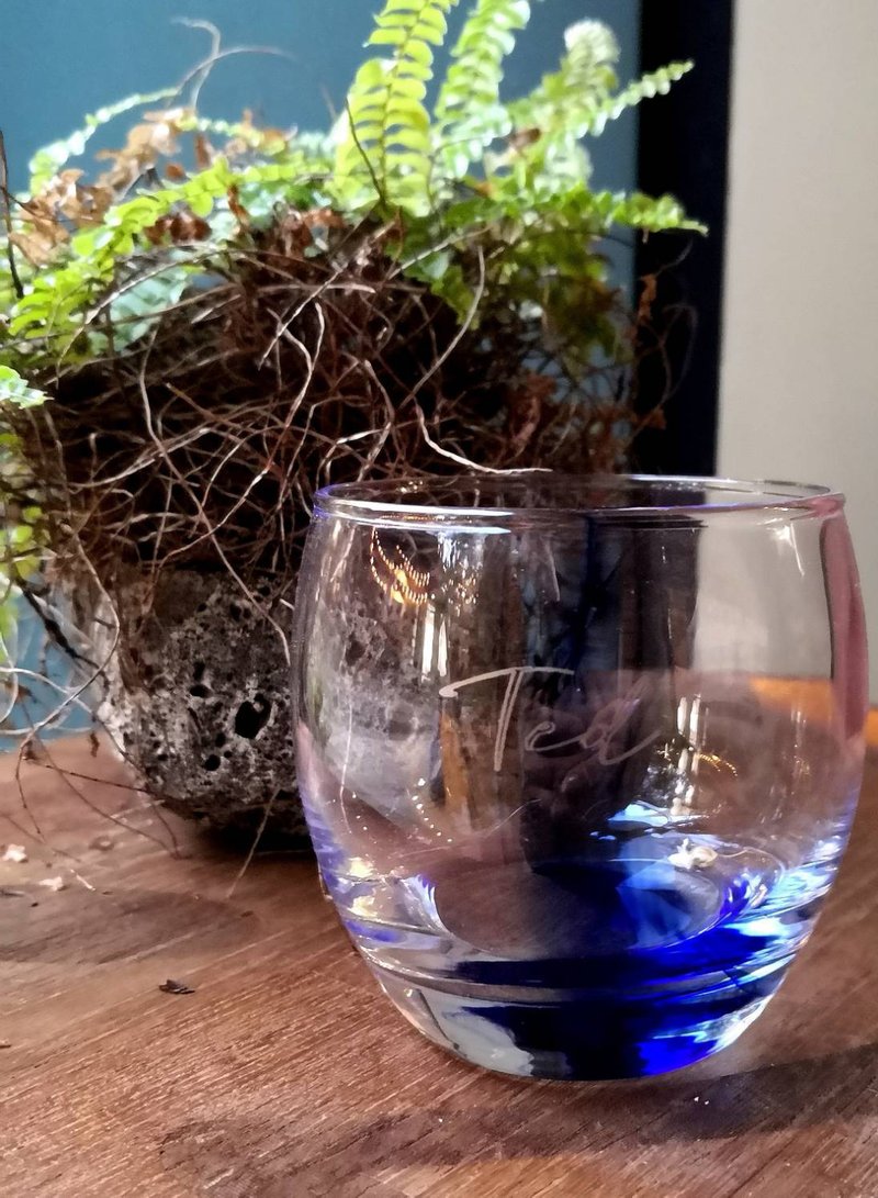 【藍墨流光|可刻字玻璃杯】客製禮物.生日禮.情侶對杯.工商禮 - 酒杯/酒器 - 玻璃 藍色