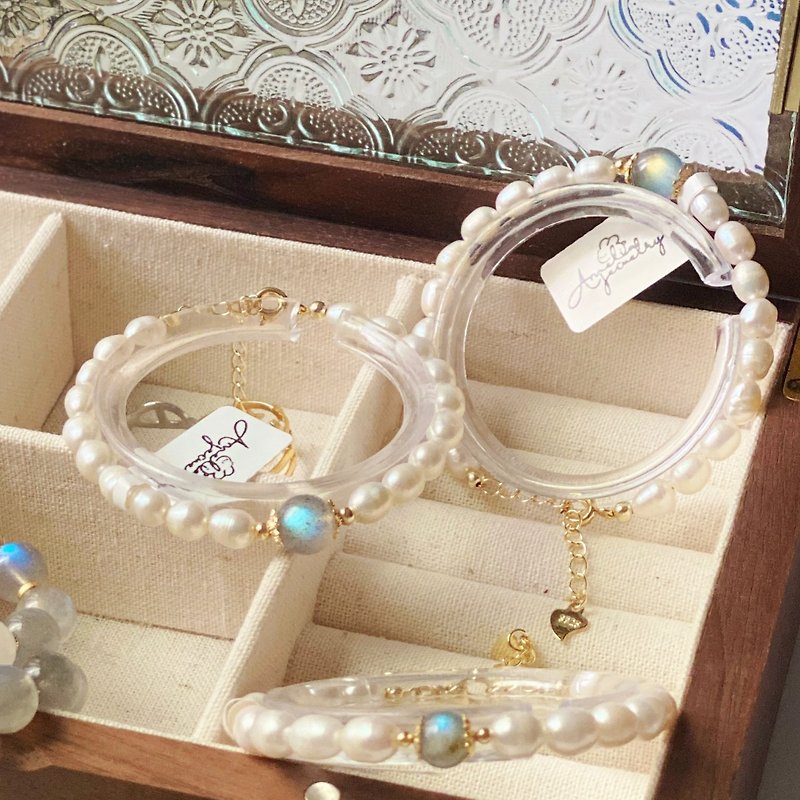 Amelia Jewelry丨Flying Fish Tells Dreams丨Natural Moonlight Lime Moonlight Freshwater Pearl Original Bracelet - Bracelets - Crystal Silver