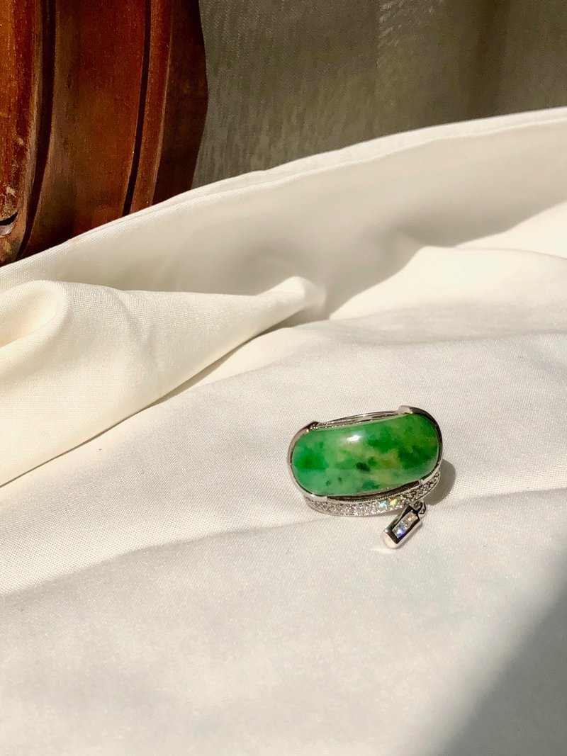 Natural Mottled Apple Green Jadeite Jade Cocktail Ring - 戒指 - 玉石 綠色