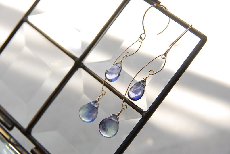 Fluorite and iolite earrings that sway in the wind 14kgf - ต่างหู - เครื่องประดับพลอย สีน้ำเงิน