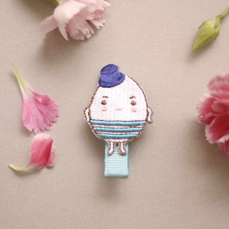 <肌膚新習慣吉祥物> 超cute煮蛋先生髮夾Mr.Jet'aime(知名插畫家Amily Shen合作設計) - 髮夾/髮圈 - 繡線 藍色