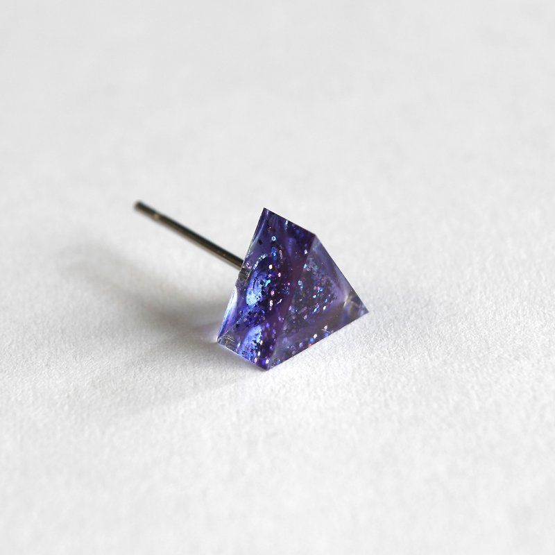 無聲響雷 / 樹脂耳環 - 單隻 / 三角形 深紫色 亮片 - 耳環/耳夾 - 樹脂 紫色