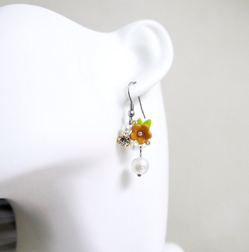 【Flower Series 】 Flower Pearl Dangle Earring - Earrings & Clip-ons - Clay 