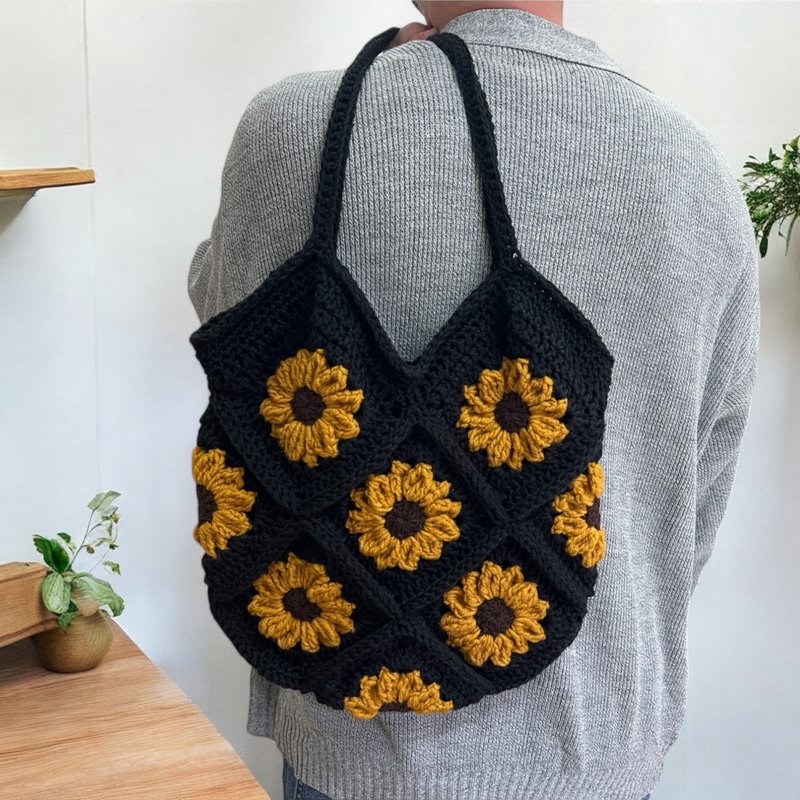 Crochet Tote Bag Granny Square Flower Sunflower Bohemian Bag Handmade black - กระเป๋าถือ - วัสดุอื่นๆ สีดำ