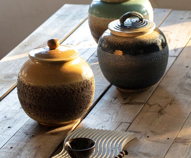 香合　香台　ぐい呑　3点 樟脳線香壷型茶倉庫 - ショップ Tian Xing Kiln 調味料入れ - Pinkoi
