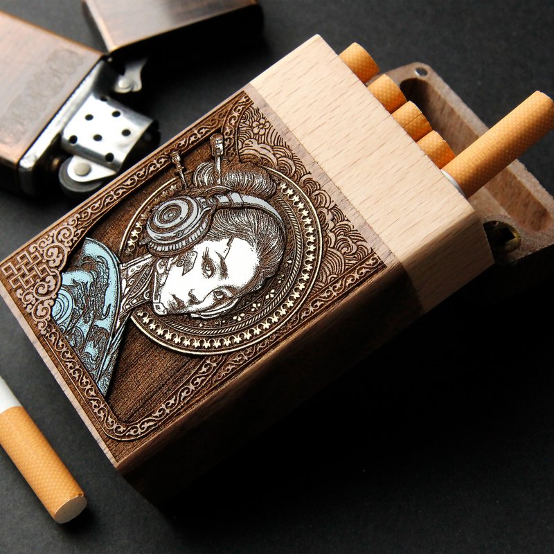 サイバー・ゲイシャ - レーザー彫刻＋手彩色シガレットケース - その他 - 木製 ブラウン