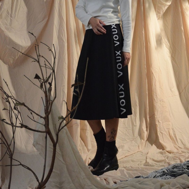 COZEE-antibacterial high-elastic VOUX webbing mid-length skirt-black - เสื้อแจ็คเก็ต - เส้นใยสังเคราะห์ สีดำ