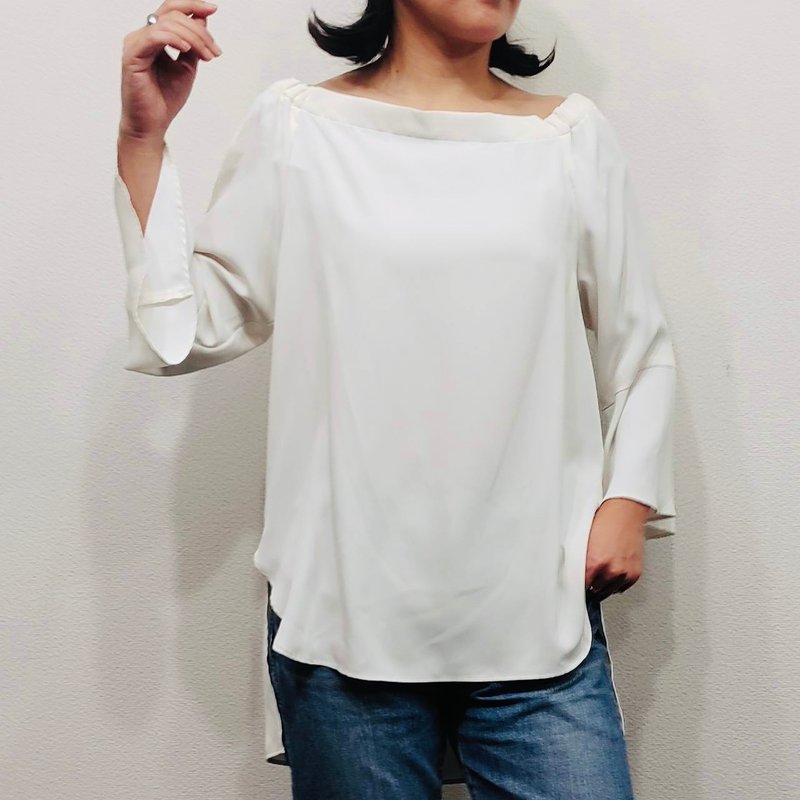 ジョーゼット素材【後ろリボン袖フレアブラウス】　日本製　リボン　フレアー袖　ホワイト - 女襯衫 - 其他材質 白色