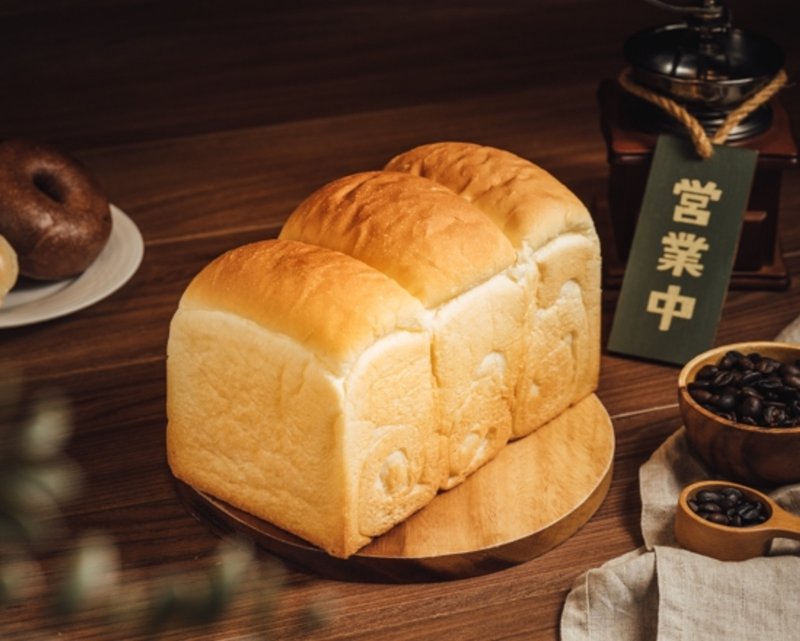 【熟成 熾咖啡】老麵製作_雲朵生吐司 /1條 - 麵包/吐司 - 其他材質 卡其色