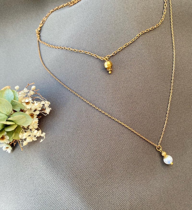 Hand Bronze necklace / double chain / moonstone - แหวนทั่วไป - ทองแดงทองเหลือง สีทอง