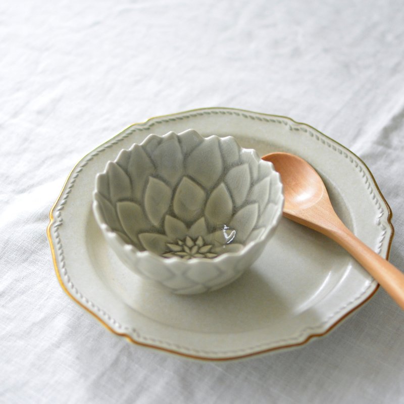 Seto ware, gray-blue color, dahlia bowl | small bowl | bowl - Bowls - Pottery Gray