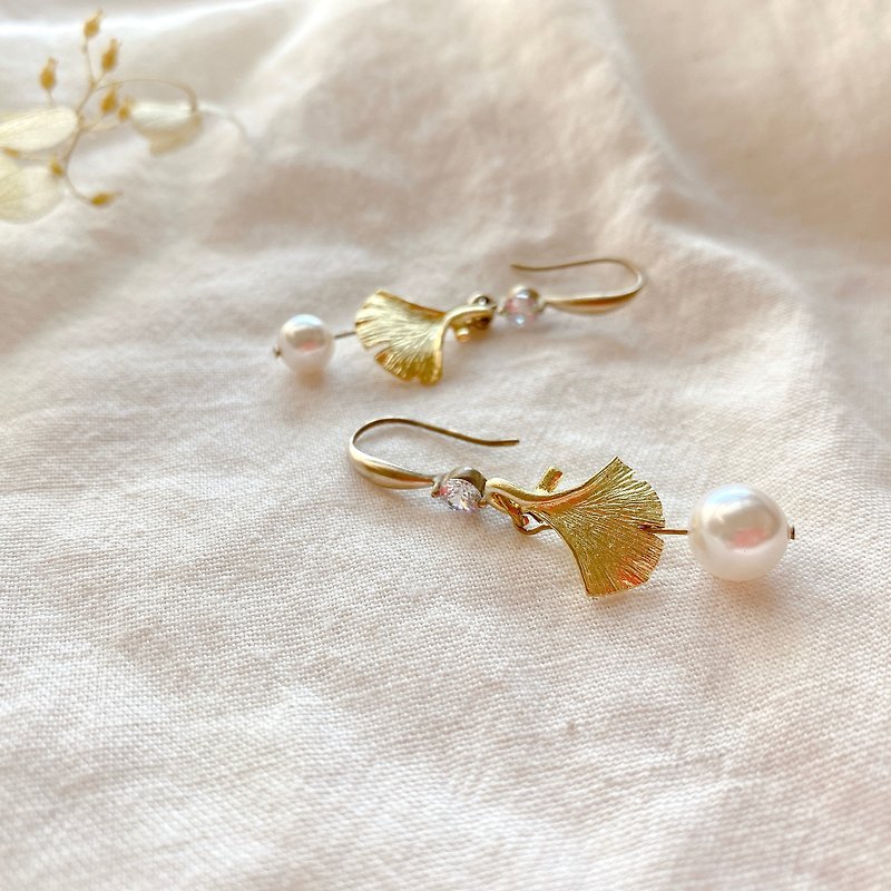 Pearls and leaves-brass earrings - ต่างหู - ทองแดงทองเหลือง หลากหลายสี