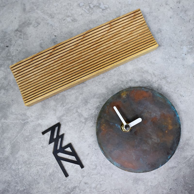 Bronze minimalist table clock - นาฬิกา - ทองแดงทองเหลือง สีน้ำเงิน