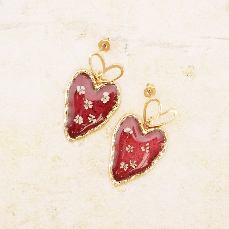 【Limited color】 heart earrings - Earrings & Clip-ons - Resin Red