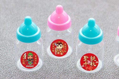 幸福朵朵 婚禮小物 花束禮物 三太子 小奶瓶 空瓶 Q版神明祝壽 聖誕千秋 糖果包裝用品 2色