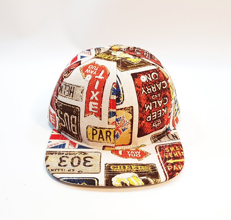 【HiGh MaLi】印花棒球帽-美式復古車牌(紅白底)  #禮物 #遮陽 - 帽子 - 棉．麻 白色