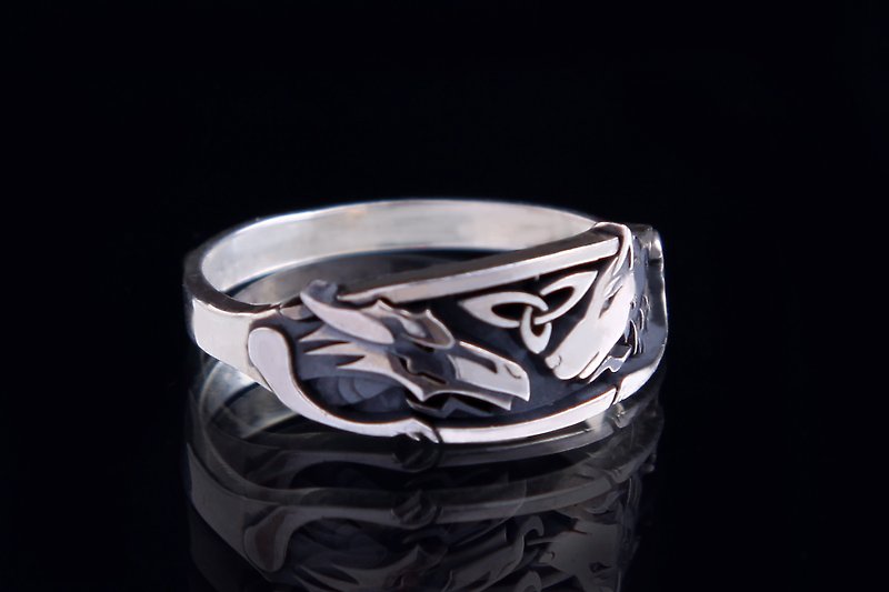 Silver ring dragon and wolf - แหวนทั่วไป - เงินแท้ สีเงิน