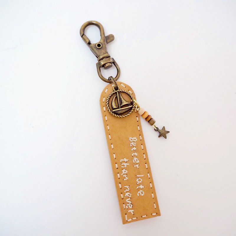 【Travel】Customized hand-stitched warm gift to wish you a smooth trip abroad. Commemorative gift. Universal gift. - Keychains - Genuine Leather Brown