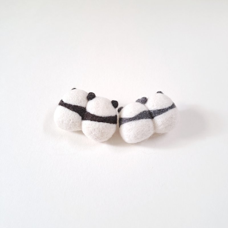 Wool Felt Twin Panda Bear Pin Brooch - เข็มกลัด - ขนแกะ 