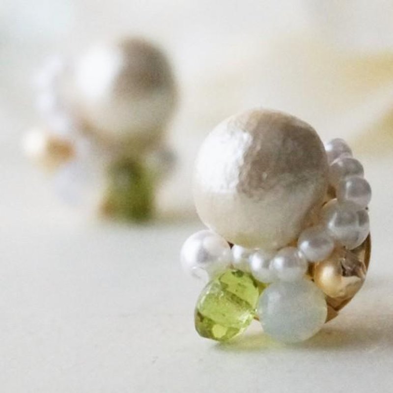 Vintage Czech Republic and cotton pearl earrings / earrings - ต่างหู - โลหะ สีเขียว